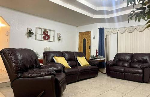 Rest, Relax & enjoy the entire cozy vacational home! - Photo 12