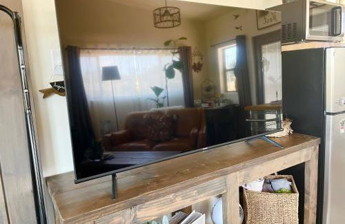 Eagles Nest Casita Luxury king memory foam bed feather pillows & duvet Amazing views, private balcony, Great location & Dog friendly - Foto 24