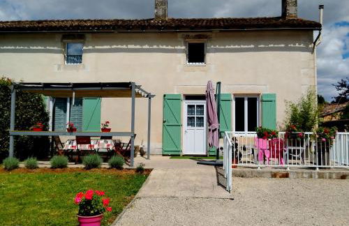 Repos et détente au cœur des richesses du Poitou - Foto 1