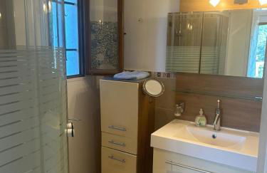 Villa soleil - Vue mer et montagne - Piscine privée, tennis, accès plage à pied - Foto 24