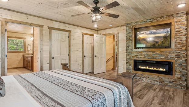 Hilltop Dreamin' 4 Bedroom Cabin by RedAwning - Foto 3, Habitación