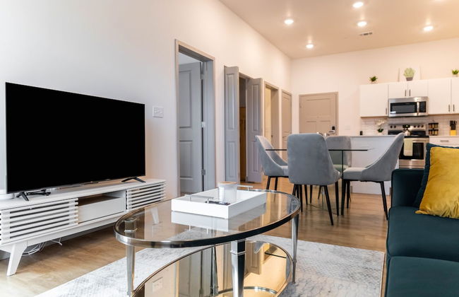 Brand New Suite in Kansas City - Photo 23