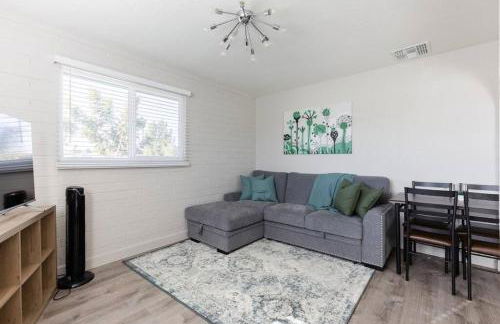 Spacious 2BR Condo, Steps to Downtown Gilbert, King Bed & Laundry - Foto 21