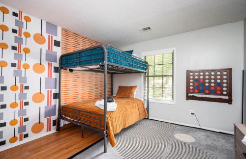 Vibrant Family Retreat~Sleeps 8~2 Kings~ Game Room - Foto 17