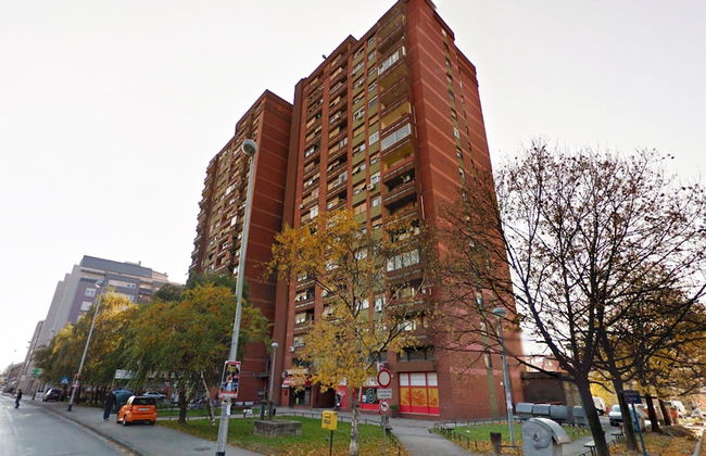 Rupa pod oblacima - Foto 1