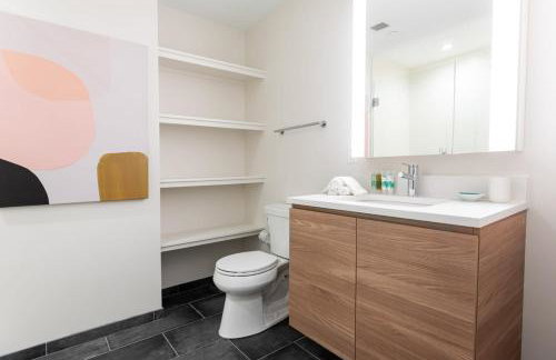 Luxury Apt Seaport with Pool - Photo 13