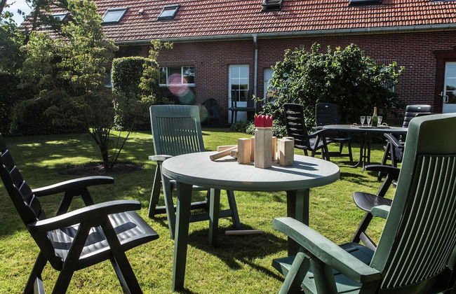 Spacious, Atmospheric Upper Floor of a Farmhouse With Garden - Foto 15