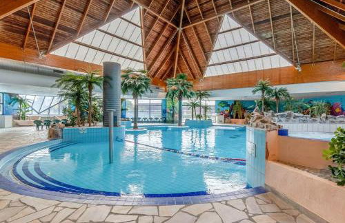 Cottage avec Parking gratuit - piscine et jeux - Foto 1