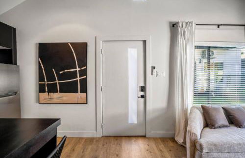 Tiny Home with a Cozy Loft for Quiet Moments - Foto 9