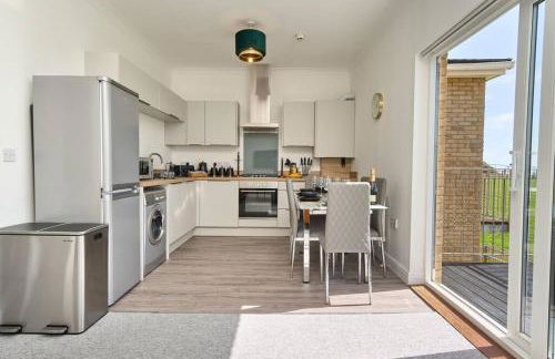 The Penthouse In Bonchurch By Greenstay Serviced Accommodation - Stunning 3 Bed Apt With Sea Views & Parking - Perfect for Families, Small Groups & Business Travellers - Dog Friendly - Fast Wi-Fi - 1000 Mbps - Close To Ventnor & Shanklin - 5 mins To Beach - Foto 12