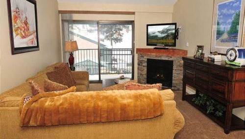 St Anton Street View 2-Bedroom Condo with full kitchen - Foto 4