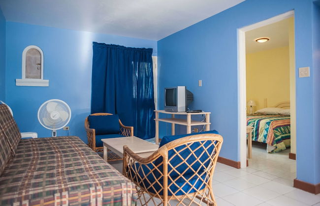 Point Village Studios and Suites - Photo 13