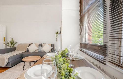 Stylish 1BR Flat-Terrace-Free Parking-Rail Station - Foto 16