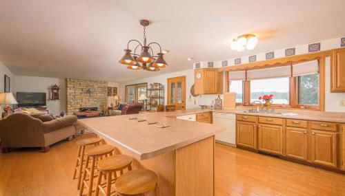 Lake House Family Vacation - Sleeps 12 Dock Kayaks Paddle Boards - Foto 4