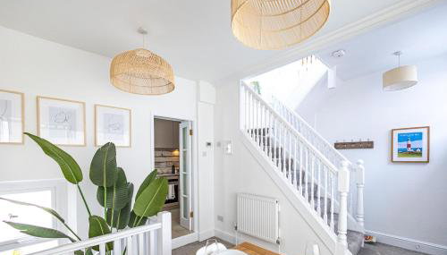 Bright & beautiful 4 bedroom house with sea views - Foto 5