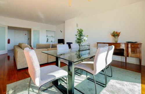 Skyview 2BR with Balcony and Garage - Foto 26