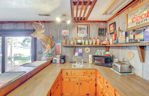 Smith Mountain Lake Retreat with Private Beach! - Foto 12