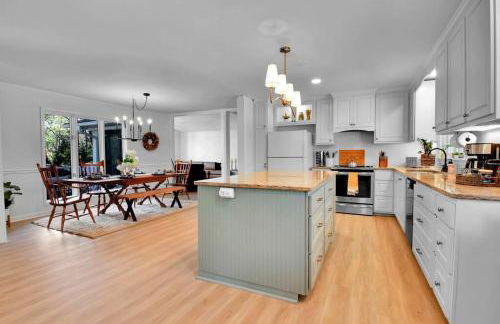 Cozy Retreat near Paris Mtn State Park Sleeps 12 - Foto 14