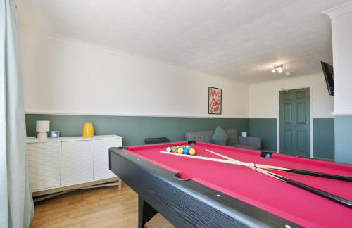 Stupton House, Large 3 Bed House that Sleeps 8 with Full Size Pool Table & FREE Parking - Hosted by Stay Host Save - Foto 11