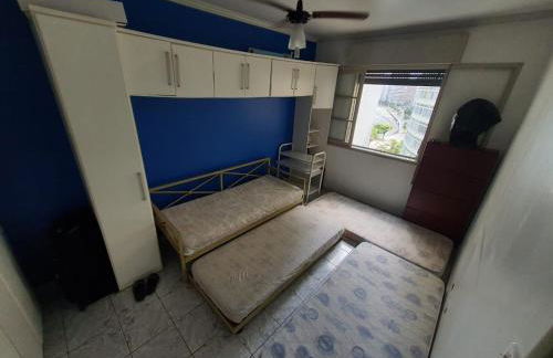 Apto frente à praia, aconchegante, vista lateral pro mar! - Foto 43