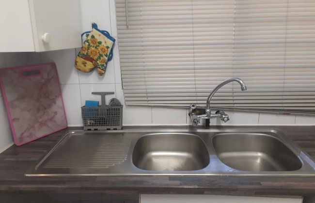 Central Sandton Apartment - Photo 16