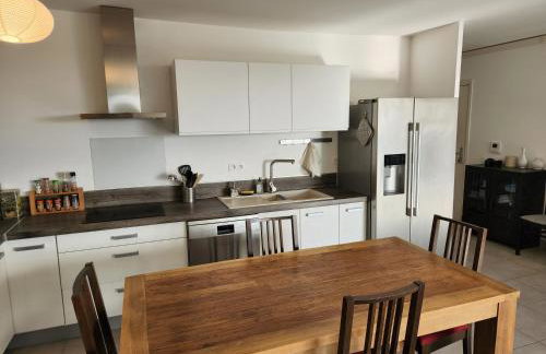 Bel Appartement avec Terrasse et Clim - Foto 3