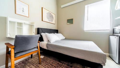 Cozy Micro Suite Unit 2 Sleeps 2 Minutes to Downtown - Foto 1