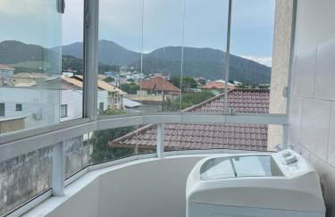 Lindo apartamento! 2 quartos com suíte, 2 ar condicionado, churrasqueira, garagem - Foto 13