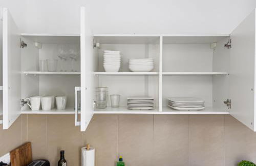 Erstklassiges Ferienapartment Citynah mit 1 Schlafzimmer - WiFi, TV, Küchenzeile, Waschmaschine&Trockner - Foto 22