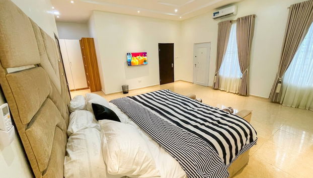 4 Bedroom Luxury Entire Apartment With Wifi - Foto 4, Habitación