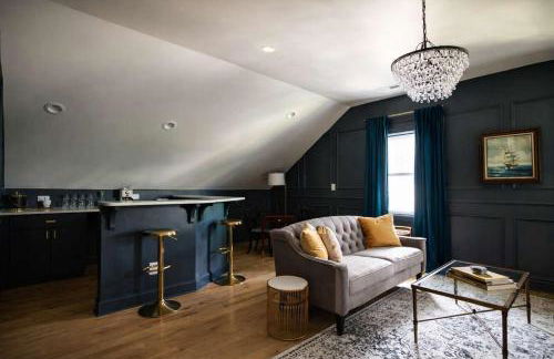 Speakeasy Family Retreat with Skyline Views - Foto 18