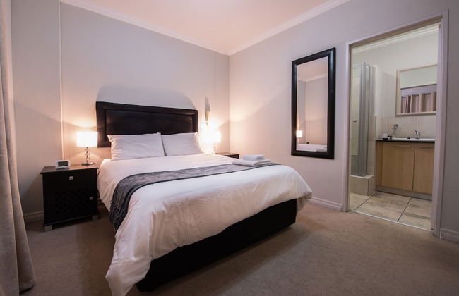 Prestige Apartment Sandton at Westpoint - Photo 9