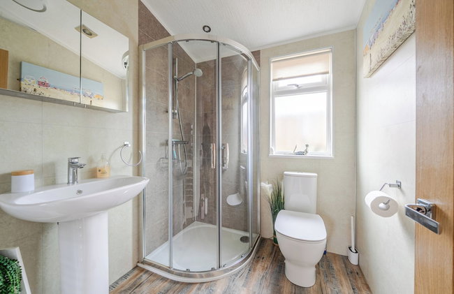 2 Bed Cabin - Sleeps 4 - Pets - 5 min to Beach - Foto 16