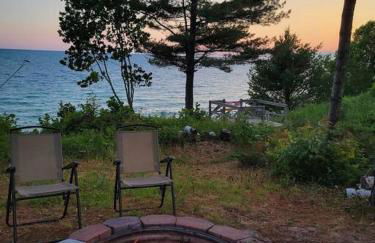 Beachfront~Private Sand Beach~Close Mackinac Ferry - Foto 4