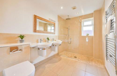 Lakeside House on Retallack Resort with Hot Tub 110 - Foto 27