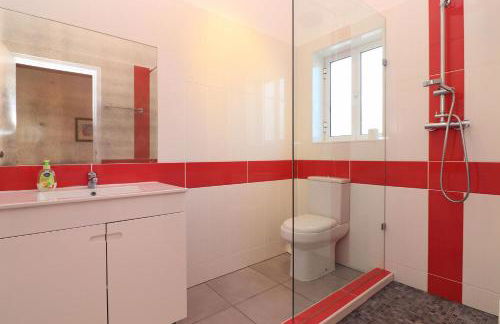 Casa Rainha Near Carvoeiro pool BBQ - Foto 19