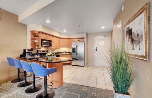 Royal Oasis Suite at Platinum Hotel-Strip Views - Foto 10