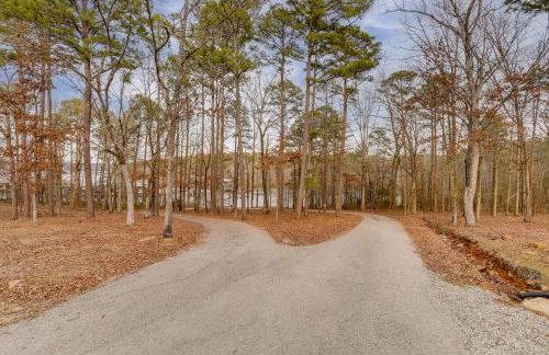 Greers Ferry Lake Access and Deck Group Getaway! - Foto 43