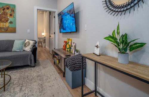 Prime OTR, 3 Lux Queen Beds, Two 55in TVs, Steps to TQL, Findlay Market, Light Rail, Fast Wifi - Foto 11