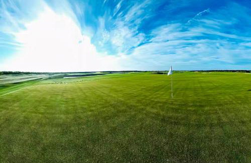 Rome Retreat- Steps from Beach & Golf - Foto 24