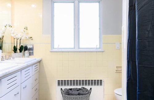 1mi to ND, King Beds, Easy Parking, Pet Friendly, Huge Fenced Yard for Games - Foto 8