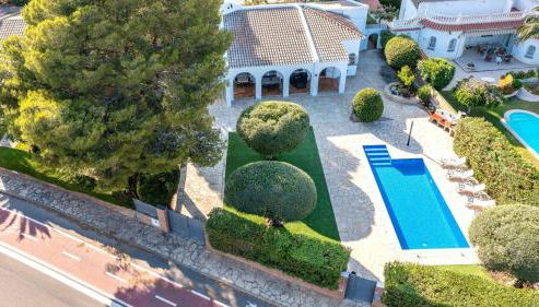 Blau Mar, 5 bedroom beach villa with private pool Miami Playa Costa Dorada 100m from the beach - Foto 2