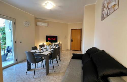 L' Antico Scoglio Appartamenti comfort Nocera Terinese Scalo - 4,7 e 11 Ospiti - Navetta Aeroporto-Stazione & Multi-Destinazioni - Piscina - Spiaggia a 300mt - Giardino e Zona pranzo all'aperto - WiFi & SmartTV - Aria Condizionata - Foto 61