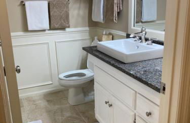 Classic City 3 bedroom 2 bath condo with deck close to UGA, Five Points, and Memorial Park in Athens - Photo 25