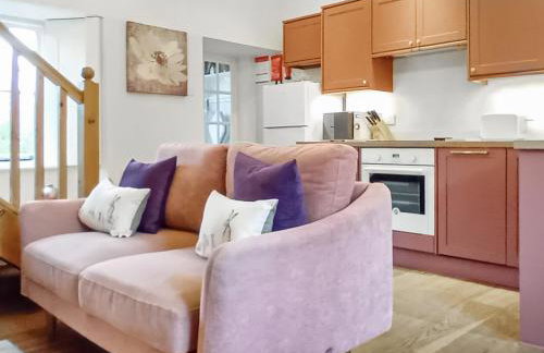 School Cottage - Photo 3