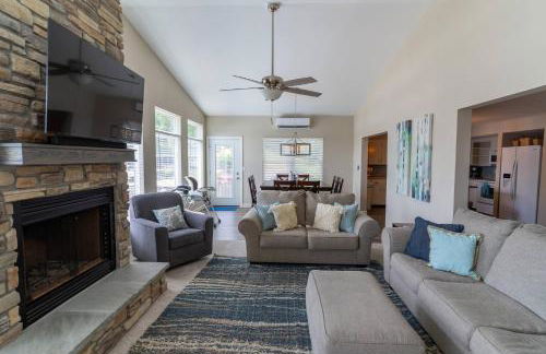 Charming Waterfront Cabin - Sleeps 10 - Photo 27