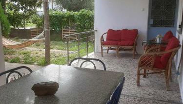 Magnolia House - Foto 1, Garden, Garden view