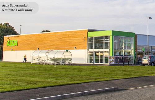 Oakbridge House - 6 mins drive to CMK - Free Parking, Fast WiFi, Smart TVs with Sky and Netflix by Yoko Property - Foto 30