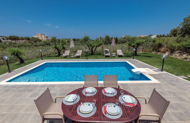 Villa Guinevere-with Private Pool - Photo 11