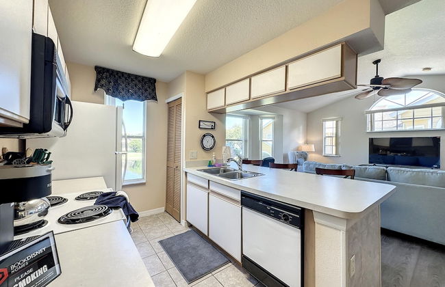 Lovely 3 bed Condo Near Disney Quiet Community - Photo 13